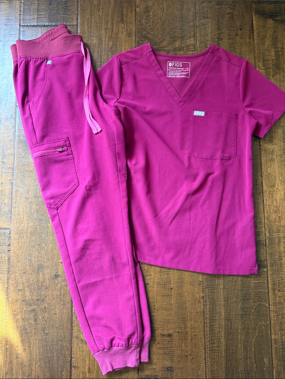 Figs Women’s Scrub Set - Dark Magenta
